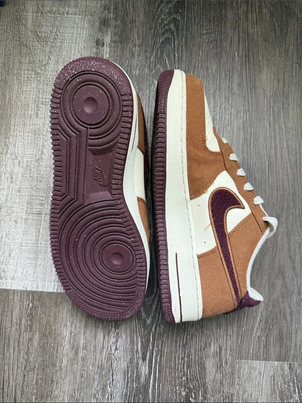 Nike Low-Top Sneakers in Brown, Cream & Maroon